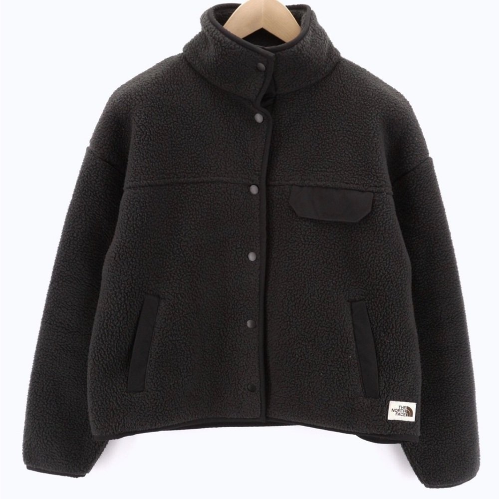 The North Face Women's Black Cragmont Jacket/Sweater